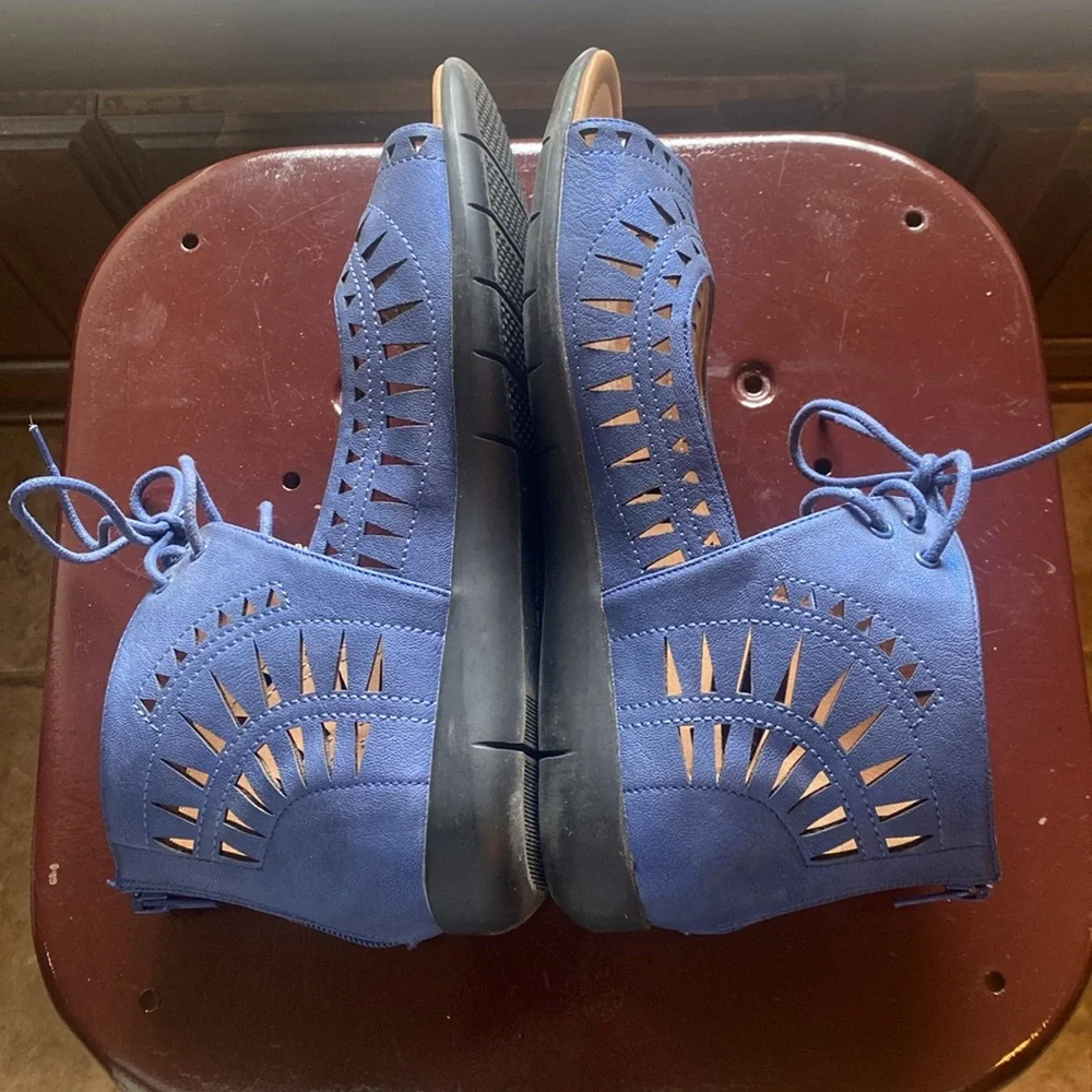 Comfortview. Women's Cutout Sandals - Navy. Size 10 - Picture 7 of 11